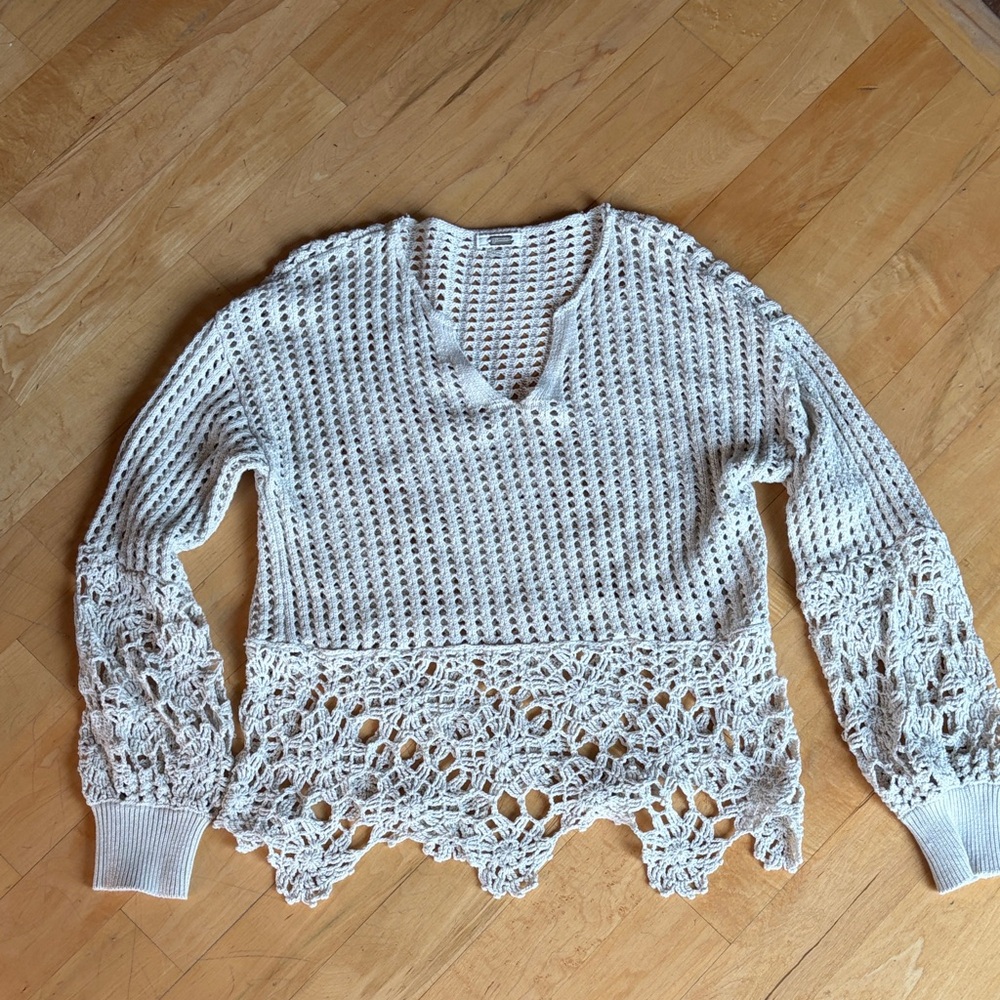 Gimmicks  Cream Boho Y2K whimsical festive crochet Open-Knit V-Neck Top Sz L